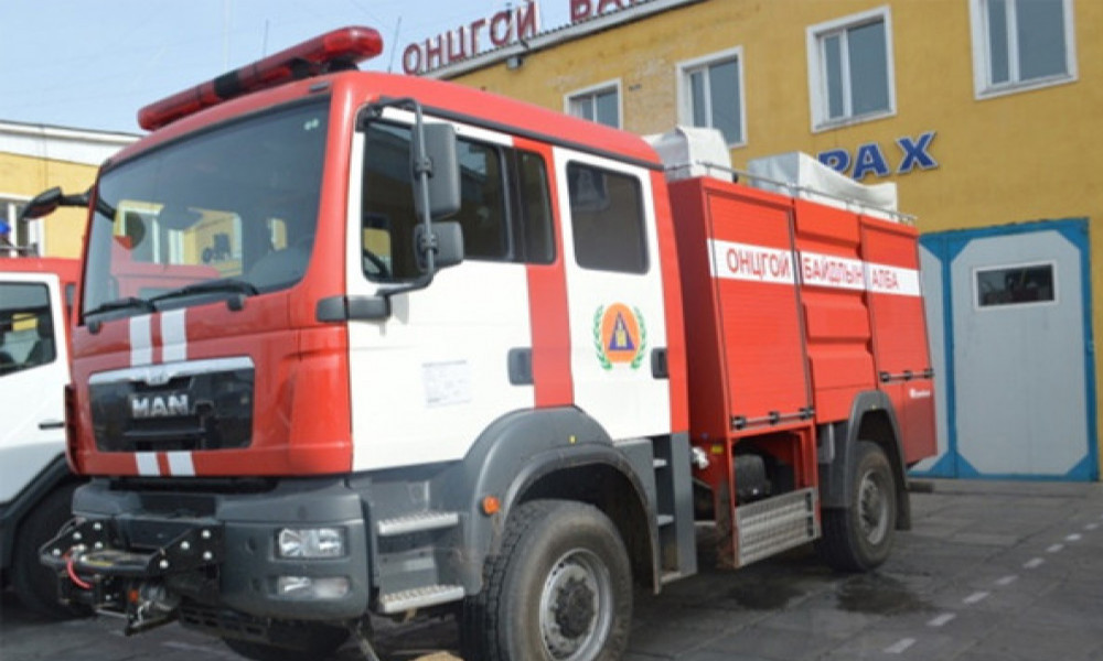 Дэлгүүрт гарсан галыг унтрааж, 17 хүнийг гаргажээ