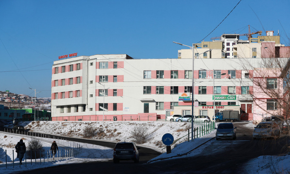 "Баянзүрх" эмнэлгийн голомтын 332 хүнийг тусгаарлалтаас гаргаж байна
