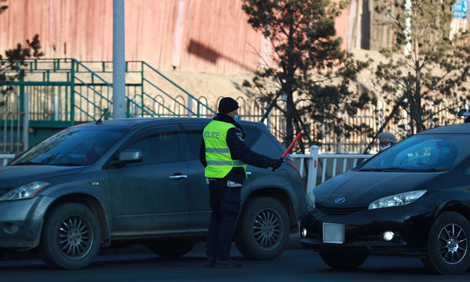 УОК: 14 байгууллагын ажилчид хувийнхаа автомашинаар зорчино