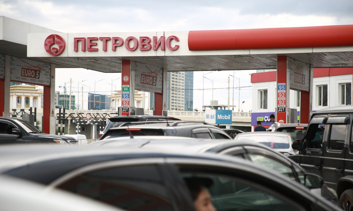 “Роснефть” ирэх сард 44 мянган тонн АИ-92 шатахуун нийлүүлнэ