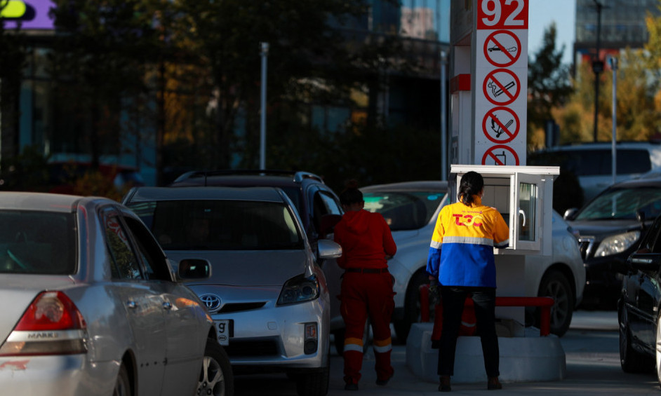 Шатахуун авахаар урсгал сөрж, цуваа үүсгэвэл 50 мянган төгрөгөөр торгоно
