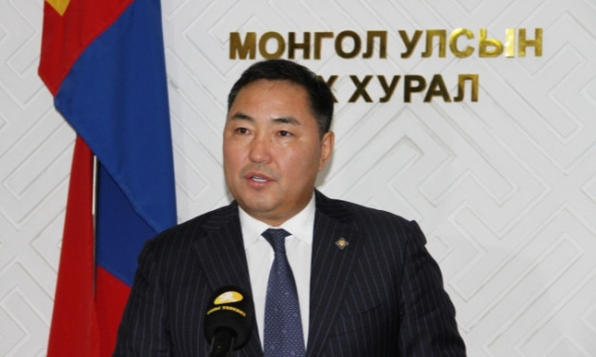 Б.Пүрэвдорж: Нарийн царигтай төмөр зам барих төслийг УИХ-д өргөн барилаа