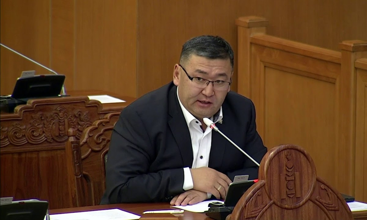 Ц.Туваан: Хөдөөд цалингаа голж төрийн албаныхан самар, солонгос хоёрлуу л явж байна