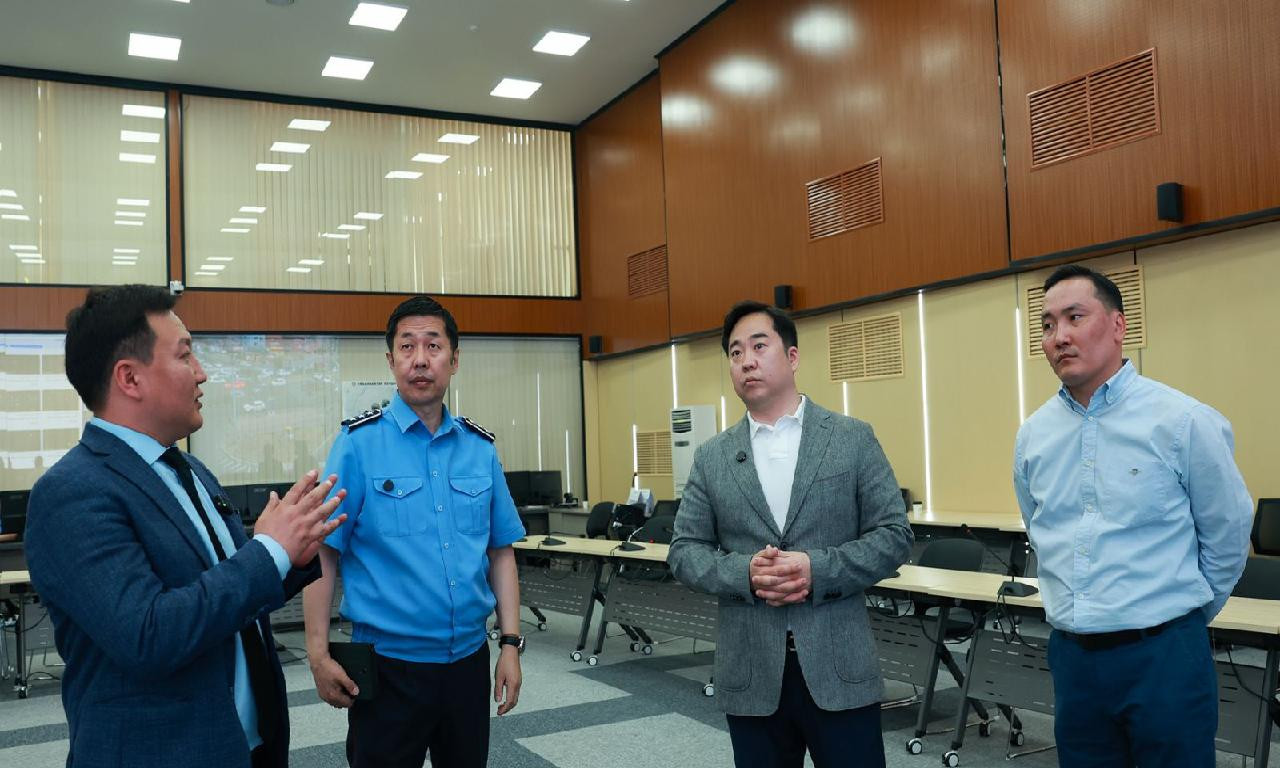 НИТХ-ЫН ДАРГА А.БАЯР ЗАМЫН ХӨДӨЛГӨӨНИЙ ЗӨРЧЛИЙГ AI БУЮУ ХИЙМЭЛ ОЮУН УХААН АШИГЛАН ИЛРҮҮЛЭХ АЖЛЫН ТУРШИЛТТАЙ ТАНИЛЦЛАА