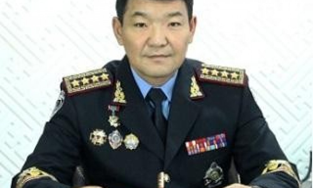 Цагдаагийн шинэ дарга С.Баатаржав хамтрагчдаа хажуудаа авчирч томилов