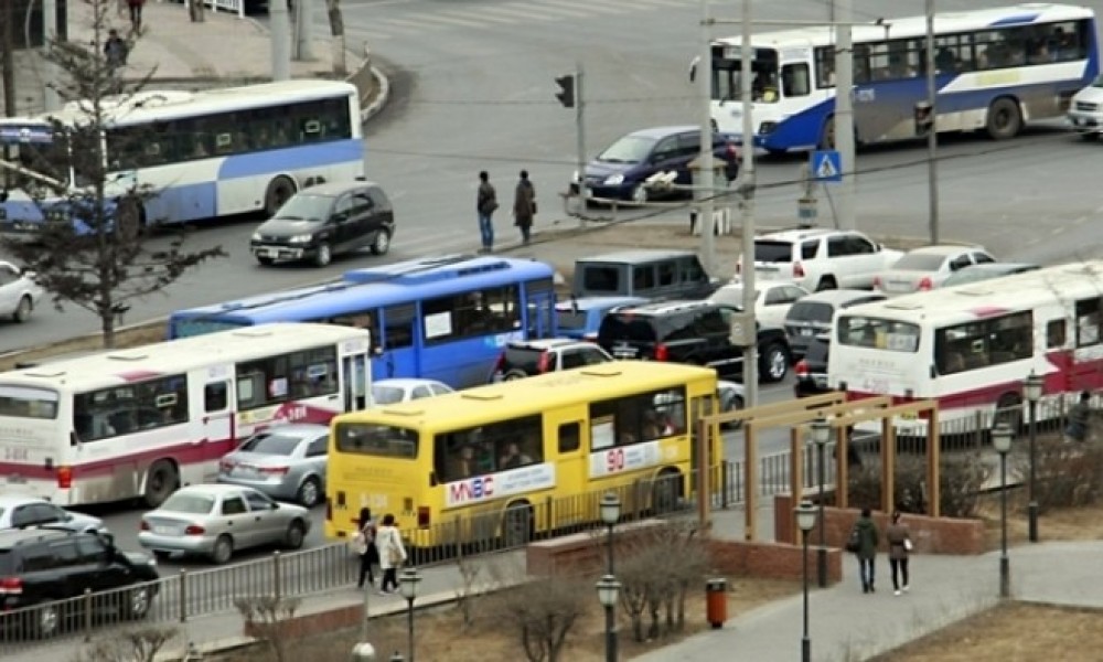 Улаанбаатар хотын Нийтийн тээвэрт Хятад автобус шахах гэсэн улс төрчид хэн вэ?