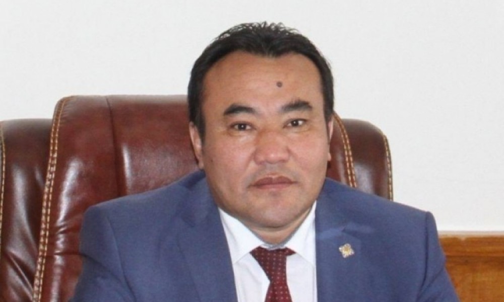УИХ-ын гишүүн Д.Мурат нэр холбогдсон бүсгүйгээ цагдаад өгчээ